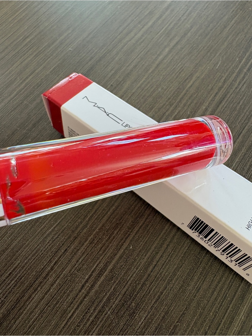 MAC Lipglass Cushion High-Pigment Lip Oil Tantrum - Picture 7 of 7